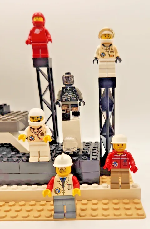 VTG LEGO Classic Space Astronaut and NASA Minifigures Lot Of 6