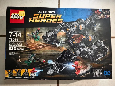 LEGO DC Comics Knightcrawler Tunnel Attack 2017 (76086) Retired Factory Sealed