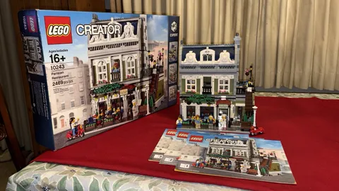 LEGO Creator Expert 10243 Parisian Restaurant 100% Complete With Box & Manuals