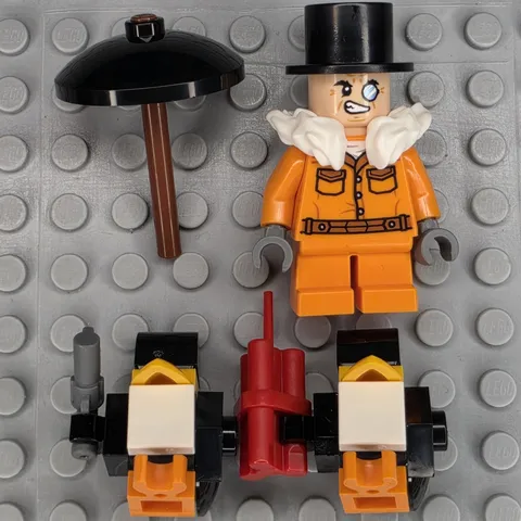 Lego DC Super Heroes Minifigure SH1090 The Penguin Prison Jumpsuit