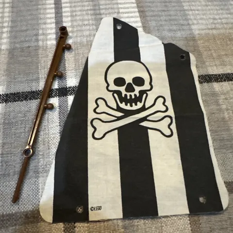 Vintage LEGO Pirates 6268 Renegade Runner Sail. Great Condition!