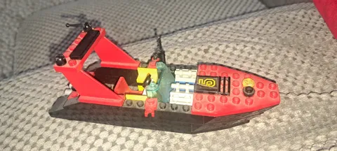 LEGO Town: Dark Shark (6679) -  Completely Built Retired Set 