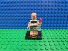 Lego Vacation Alfred Pennyworth Minifigure Batman Movie Series 2 71020 CMF Lot