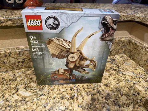 LEGO 76969 Triceratops Skull Jurassic World New Sealed Dinosaur Fossil Set