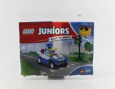 LEGO 30339 City Juniors Police Patrol with Car and Traffic Light Polybag Unopened, Original Packaging