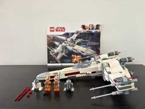 LEGO Star Wars X-Wing Starfighter 75218 100% Complete w/all Minifigs & Manuals