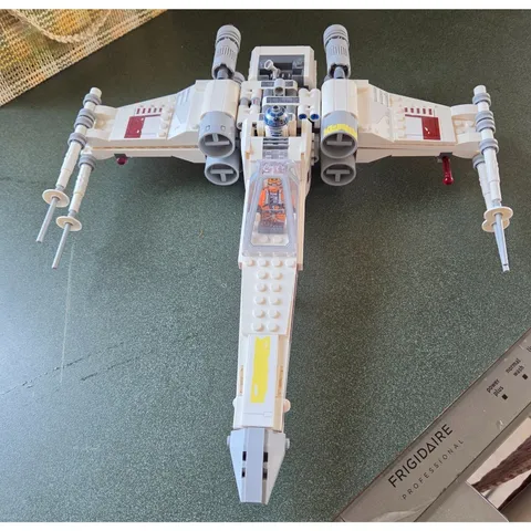 LEGO Star Wars: Luke Skywalker's X-Wing Fighter (75301) *Loose, Incomplete