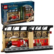 LEGO Harry Potter  Book Nook: Hogwarts Express (832 Pieces) 76450 2025