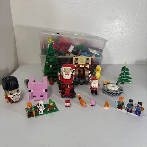 LEGO Minecraft Christmas Bulk Lot Alex Steve Santa Elf Skeleton Figures 5.5LBS