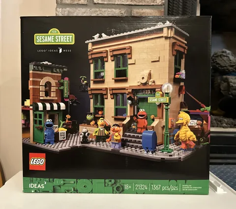 LEGO Ideas: 123 Sesame Street (21324) NEW Sealed