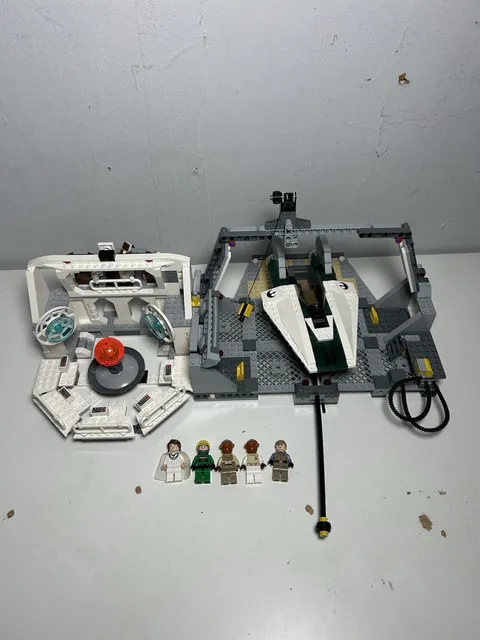 LEGO Star Wars: Home One Mon Calamari (7754) 99% Complete