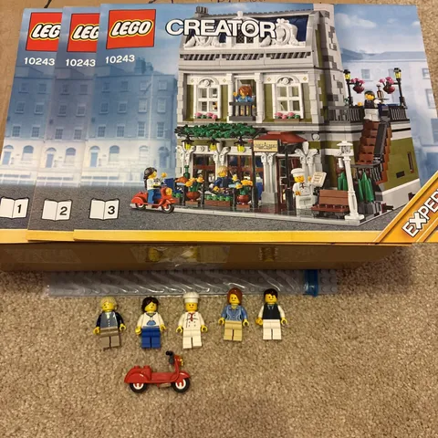 LEGO Creator Expert Modular Buildings Parisian Restaurant 10243 Retired