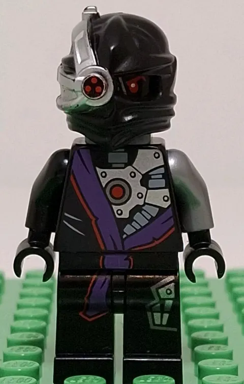 Lego Ninjago Rebooted Nindroid Warrior Minifigure njo096