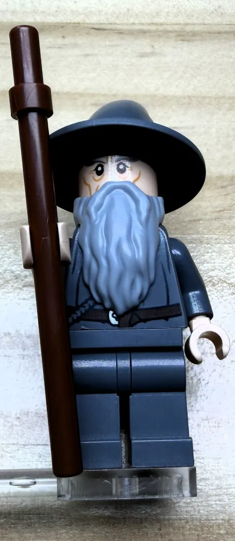 LEGO Lord of the Rings Gandalf the Grey lor001 Minifigure Hat Staff Cape