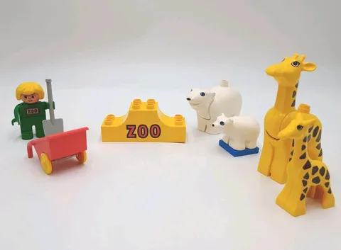 Vintage Lego Duplo Zoo Set Polar Bears Giraffes & Zookeeper - Large Duplo Blocks