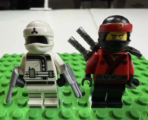 LEGO NINJAGO Minifigures Ninja Lot of 2 Red & White w/ Weapons Accessories