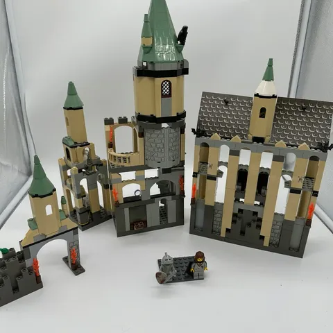 Lego Harry Potter HOGWARTS CASTLE Set 4709 - missing multiple minifigures