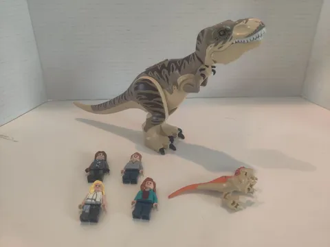 Lego 76948 Tyrannosaurus Rex Atrociraptor Dinos & Minifigures