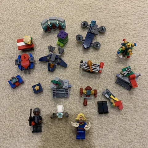 LEGO Avengers Advent Calendar Set 76196 Minifigures Captain Marvel Nick Fury