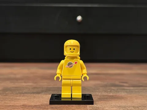 Vintage LEGO Classic Space Yellow Spaceman Minifigure – Astronaut 1984-1986