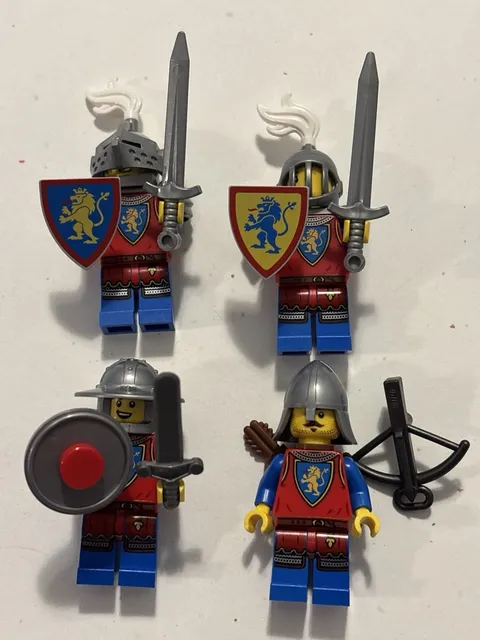 New Lego Lion Knight Minifigures Set Of 4 - Set 10305 Knights Castle Accessories