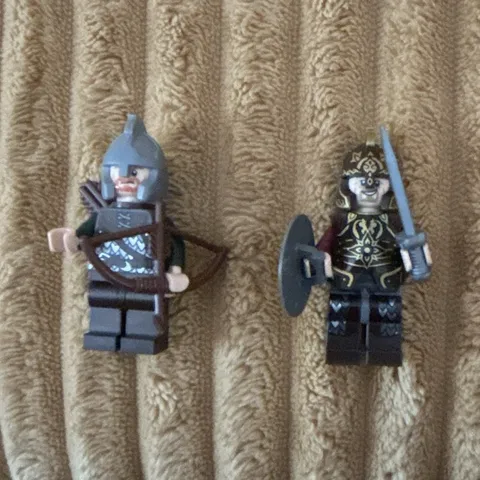 LOTR King Theoden and Rohan Soldier from set 9474 Battle of Helm’s Deep