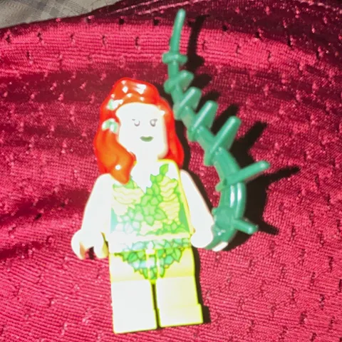 LEGO Poison Ivy DC Super Heroes Minifigure Red Hair Green Outfit Plant Vine 1pc