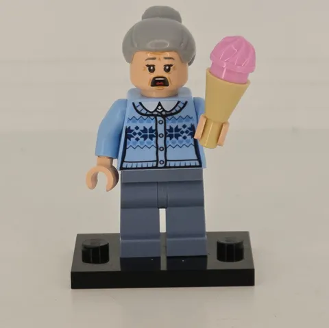 Lego Aunt May 76115 Super Heroes Minifigure Ice Cream Cone New Condition 
