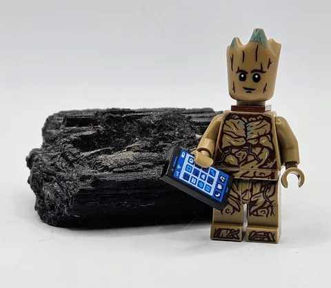 LEGO Super Heroes Teen Groot w/phone 76231 (sh0836) Minifig Minifigure