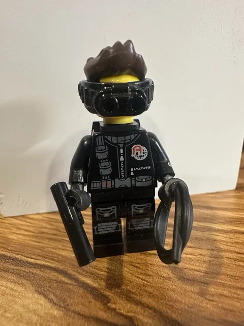 LEGO Collectible Minifigure Series 16 Spy Lego Minifigure