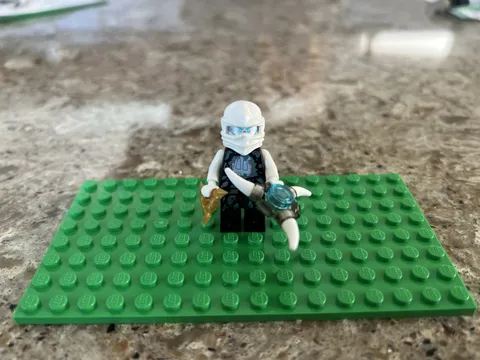 LEGO Ninjago Zane Minifigure - Airjitzu Possession 70742 (njo159) with Weapons