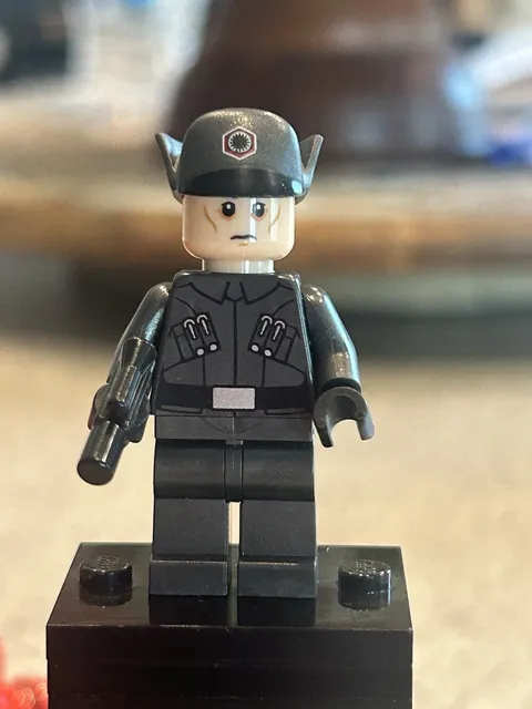 LEGO Star Wars First Order Officer Captain 