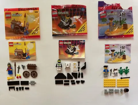 Lego lot: 1492  Galactic Scout, 1493 Treasure Cart, 1494 Pirate Lookout all 100%