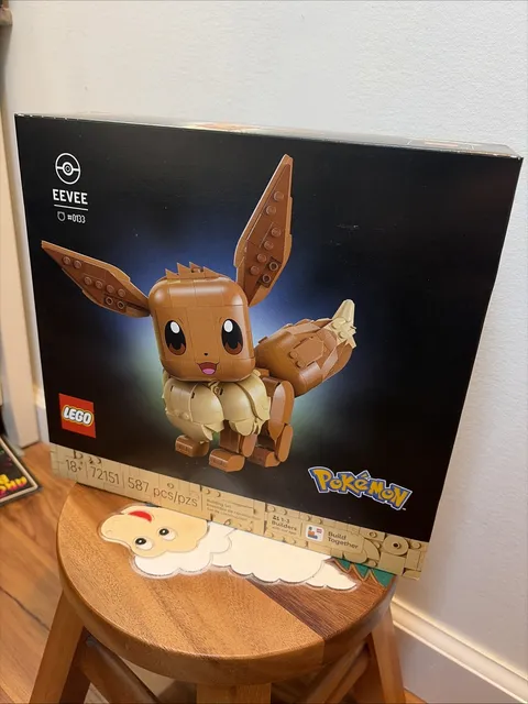 LEGO Pokemon Evee Building Set 587 Pieces Brand New Sealed In Box