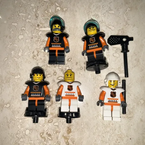 LEGO 3578 Hockey Player #1 NHL Black Mini Figures Hockey Stick 5 