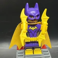LEGO Batgirl Minifigure from The LEGO Batman Movie Super Heroes 390612