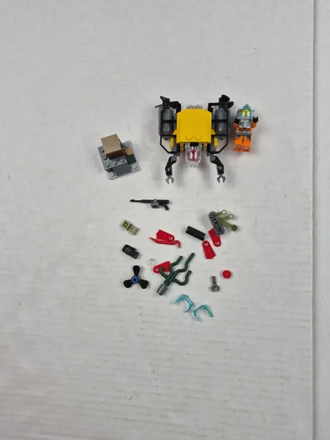 Lego Underwater 60091 Scuba Dive Submarine Diver Mini Figure Incomplete  Lot