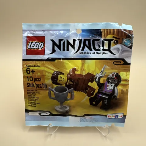 LEGO Ninjago: Dareth vs. Nindroid Polybag (5002144) -  TRU Exclusive Hole Punch