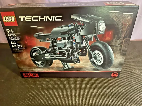 LEGO TECHNIC: The Batman � Batcycle (42155)