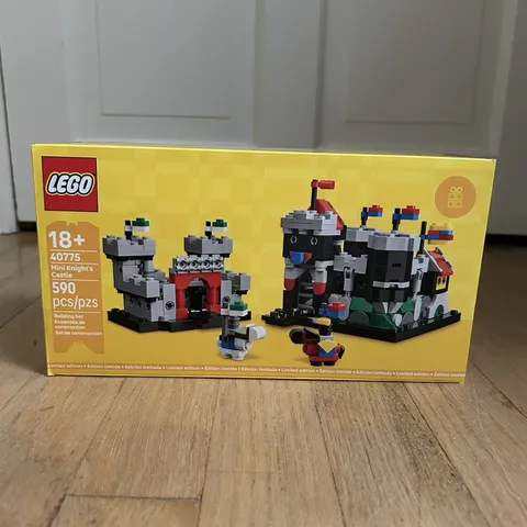 Sealed LEGO Mini Knight's Castle 40775 GWP Set 590 pcs