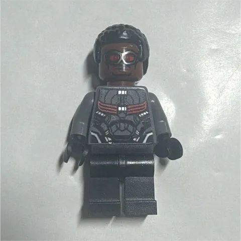 LEGO Avengers Falcon Minifigure sh0503 from set  76104-1