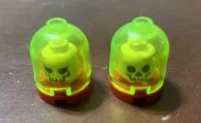 LOOK!! LEGO SKELETON SKULL Halloween Monster Yellow Display Case Minifig Heads