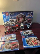 LEGO City Museum Break-In Police 60008 563pcs Complete Set Box, Instructions