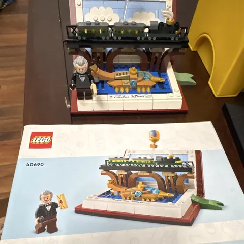LEGO 40690 Jules Verne Display Model Set w/ Instruction Manual Plastic
