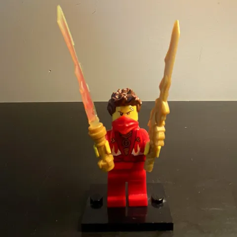 LEGO NINJAGO KAI Red Ninja Minifigure Red Face Cover Spiky Brown Hair 2 F