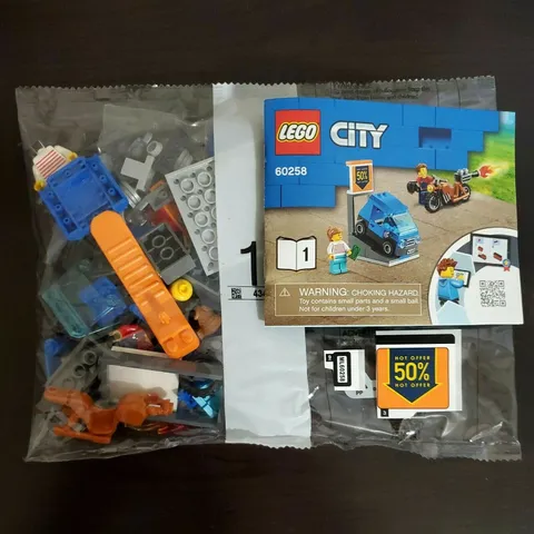 Blue Mini Car, Rocket Motorbike & 2 Minifigure (LEGO CITY 60258 Tuning Workshop)