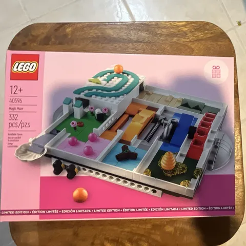 LEGO 40596 Illustrated Limited Edition, 12+