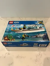 LEGO City Diving Yacht 60221 Great Vehicles Complete Set 148 Pieces Ages 5+