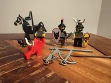 Vintage LEGO Castle Minifigure Lot - Fright Knights & Bulls Faction (90s/2000)