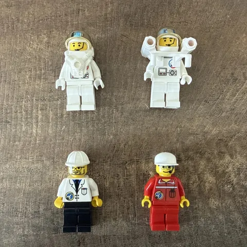 LEGO Spaceport Minifigures Lot of 4 Vintage Astronauts Minifigures Space
